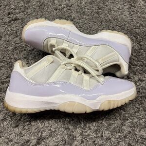 Air Jordan 11 Retro Low Pure Violet Women's Size 8.5 Pre-Owned, Great Condition